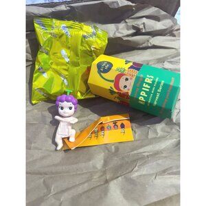 Sonny Angel Hippers Harvest Series Mini Figure - Grape